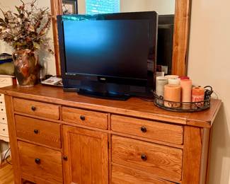 Attic Heirlooms by Broyhill Dresser with Mirror