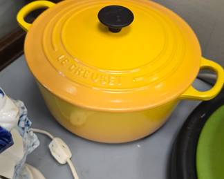 Large collection of Le Creuset cookware NICE!