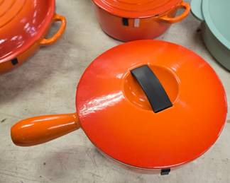 Large collection of Le Creuset cookware NICE!