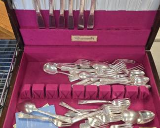 silver plated flatware set