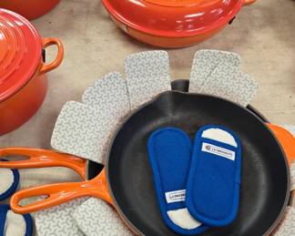 Large collection of Le Creuset cookware NICE!