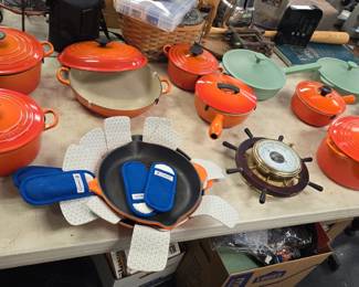 Large collection of Le Creuset cookware NICE!