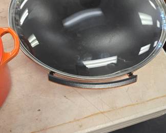 Large collection of Le Creuset cookware NICE!