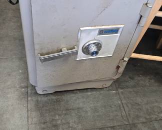 floor safe with combo working