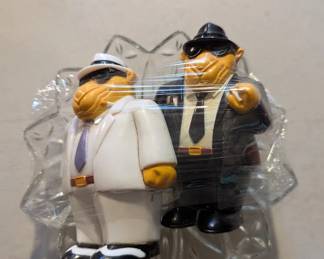 VINTAGE CAMEL S & P SHAKERS