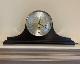 Mantle chiming clock