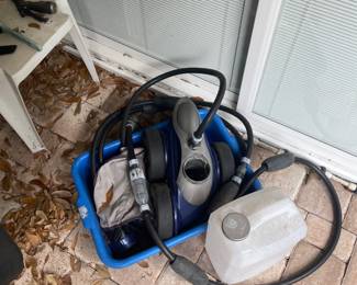 Pool vacuum