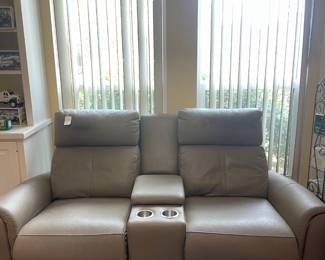 Loveseat recliner