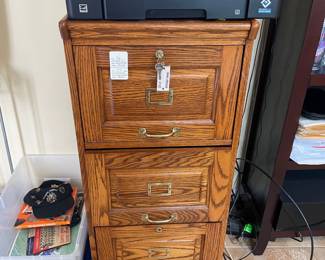 Oak file cabinet 3 drawers