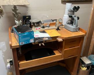 Jeweler table and