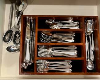 Stainless flatware