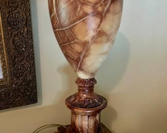 Alabaster style lamp