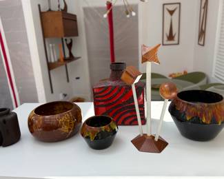 Various California mcm pottery and sculptures