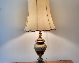 67 VictorianRevivalStyleCherubTableLamp