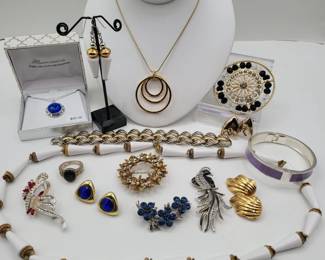 155 FashionJewelrySwarovskiMonetAlfaniTaraMore