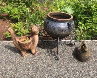 71 WhimsicalSetofThreeTerracottaPots