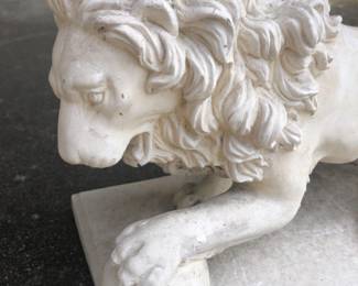 68 OutdoorIndoorLionwithRestingPawStatue12inx16in