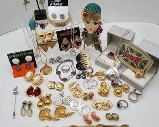 147 FashionJewelryVarietyClaiborneMonetPaolo