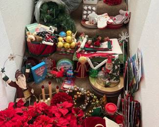194 SeasonalCheerFestiveHolidayDecorationCollection