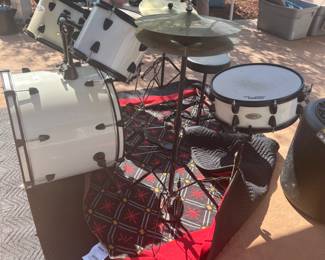 Nice drum set, smaller for youth.