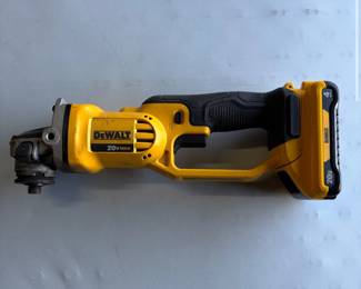 DeWALT 20V MAX Cordless 4.5 in. - 5 in. Angle Grinder Battery Included