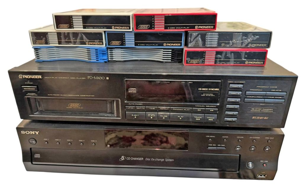 2 6Disc CD Changers 8 Cartridges