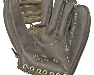 Vintage Regal RHT Baseball Glove