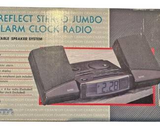 NIB Bass Reflect LCD Alaarm clock Radio