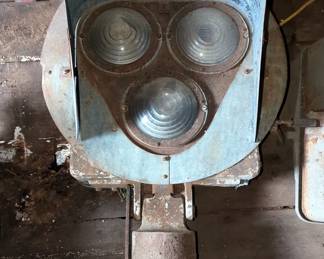 Railroad Crossing Signal Light With 3 Lenses