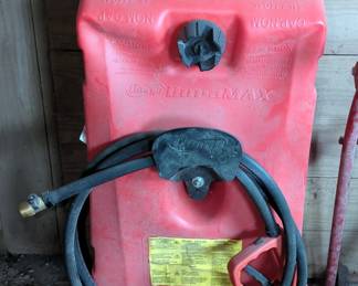 DuraMAX Rolling Gasoline/Fuel Tank, 5.3L (1.4 Gal) With Hose