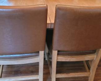 Dining room set for (6)