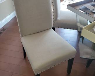 There are (6) dining chairs in excellent condition.