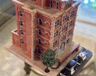 1994 Danbury Mint Classic American Police Stations, 19th Precint, New York, New York $10