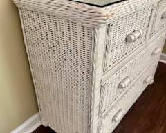 Vintage 1980’s white 4-drawer dresser with mirror and glass top;
Slight nick on corner otherwise good condition for its age. $250