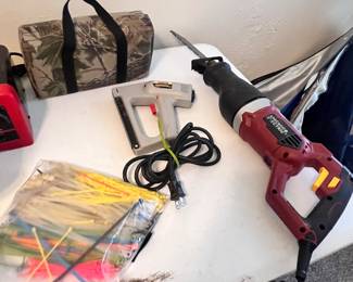 Saw and nail gun