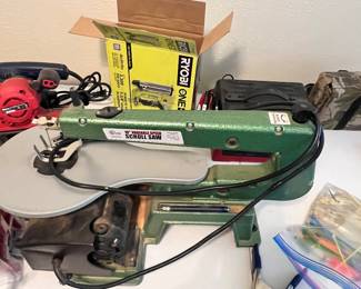 Scroll saw