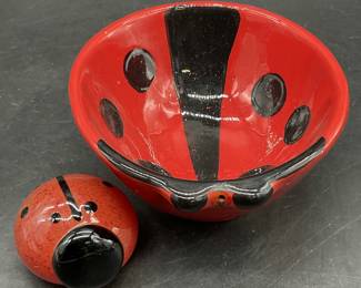 2 Ladybug Dcr, Crmc Bowl 2004 & Art Glass Figural