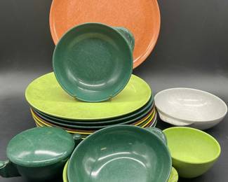 18 COLORFLYTE BRANCHELL MCM Melmac Dinnerware