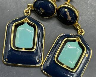 PIERRE CARDIN Vintage Enameled Clip On Earrings