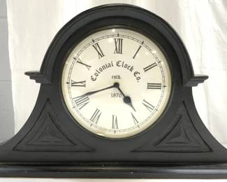 COLONIAL CLOCK CO Wooden Mantel Clock