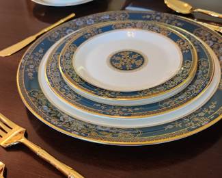 Royal Doulton "Carlyle" china set
