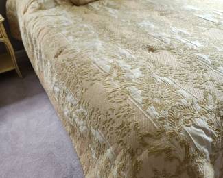 Vintage queen bed