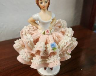 Collection of pristine Dresden figurines