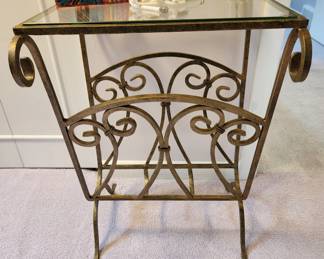 Magazine table