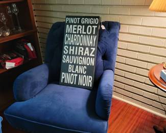 Very comfortable blue chairs (2)