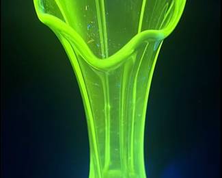 Can you imagine having a collection of radiant glassware?