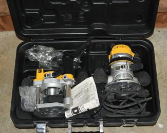 Dewalt Router and plunge cutter combo in case