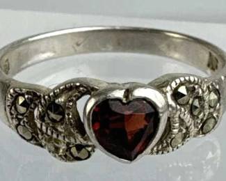 925 Silver Petite Vintage Garnet Heart Ring