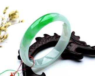 Lot 8101 Jadeite Jade Bangle GIA