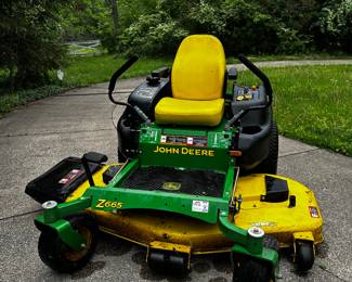 John Deere zero turn mower